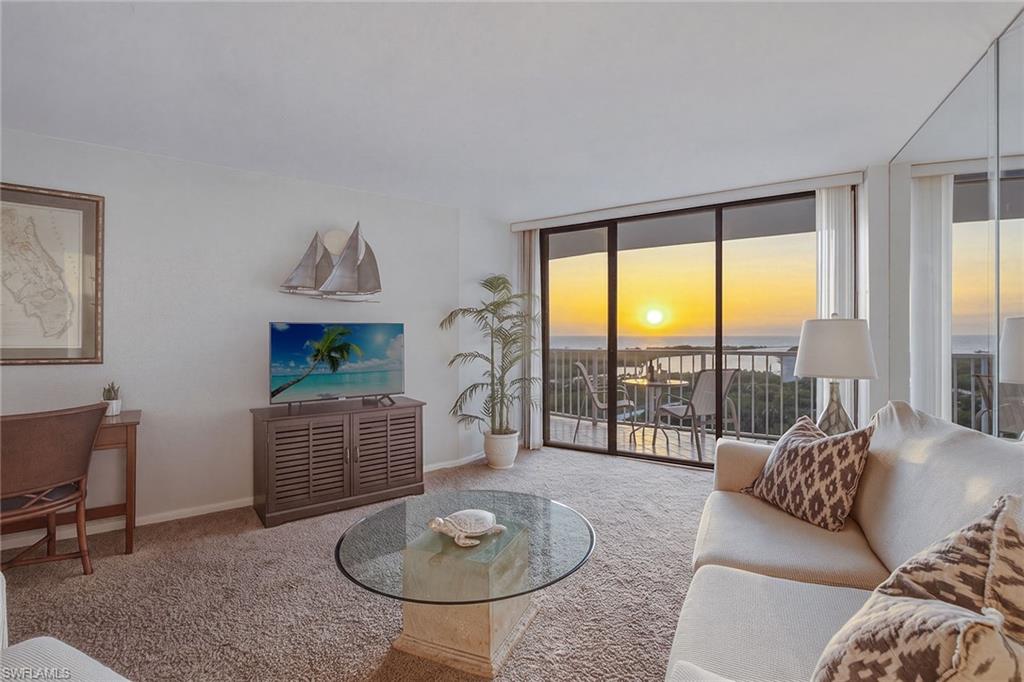 380 Seaview CT 908