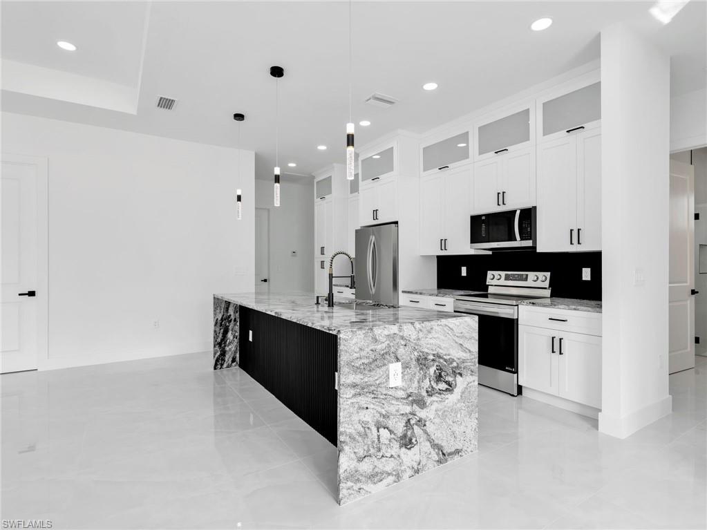 808 Willard AVE photo 11