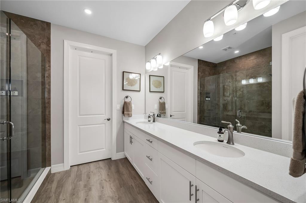 233 Indies DR E 201 photo 23