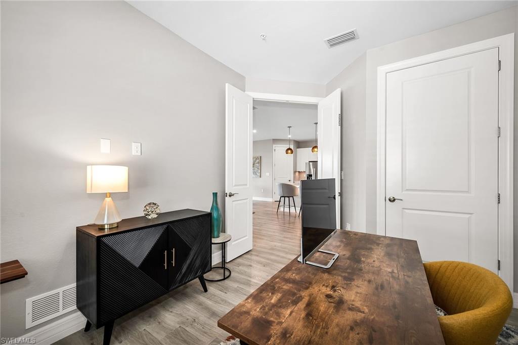 233 Indies DR E 201 photo 17