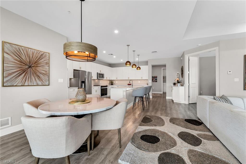 233 Indies DR E 201 photo 12