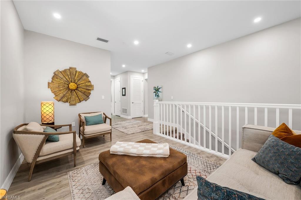 233 Indies DR E 201 photo 19