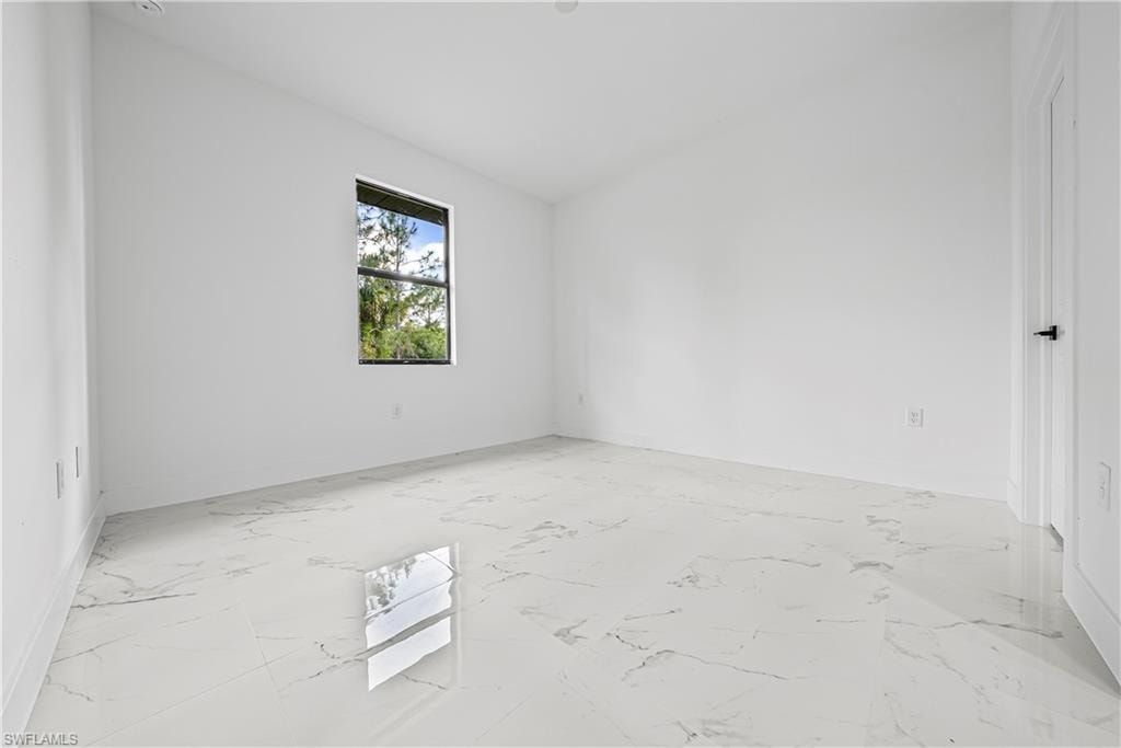 2810 73rd ST W photo 10