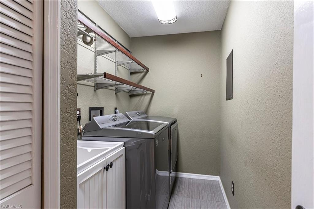 2816 SW 43rd LN photo 32