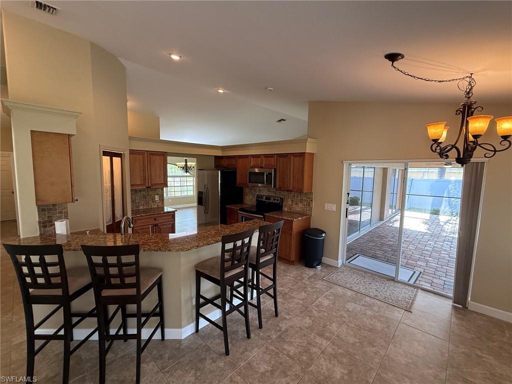 2838 SW 50th TER photo 6