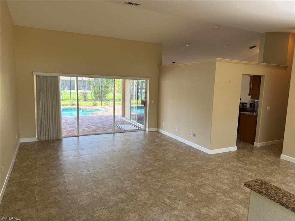 2838 SW 50th TER photo 10