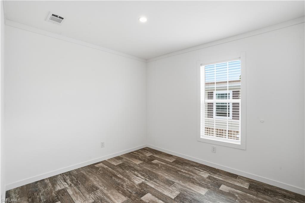 7 Birch BLVD photo 11
