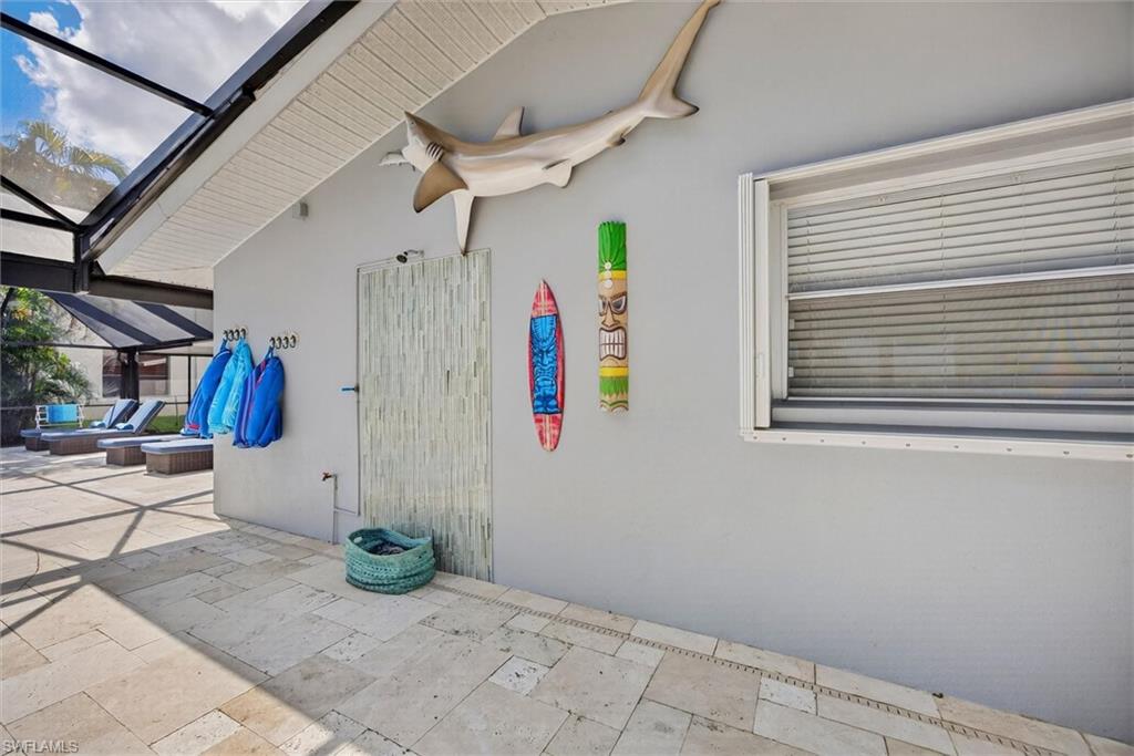 Outdoor shower - Perfect after a day on the boat!