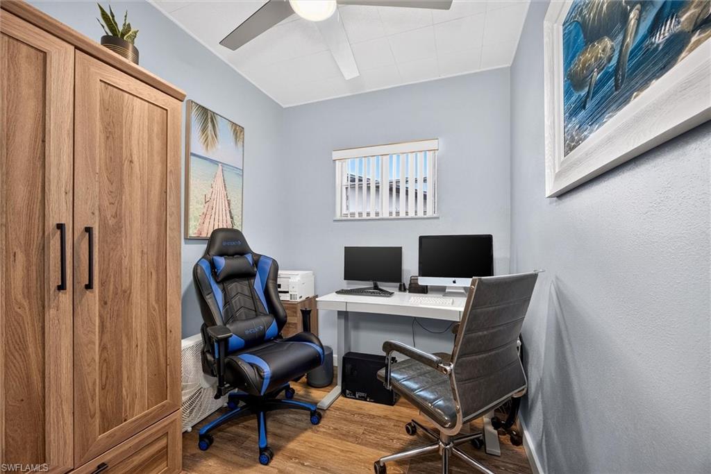 4th bedroom/Office w/2 desktop PCs and . . .