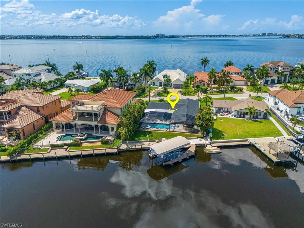 Bikini Basin (forefront) & Caloosahatchee River leading to the Gulf - Sailboat Access!
