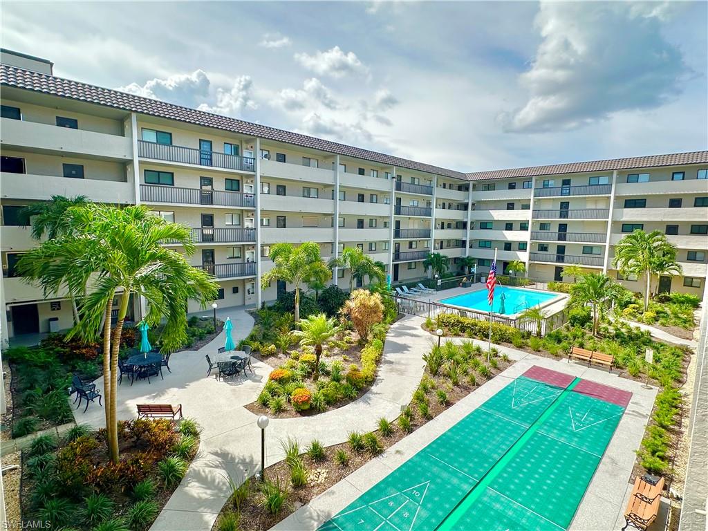 2121 Collier AVE E 316
