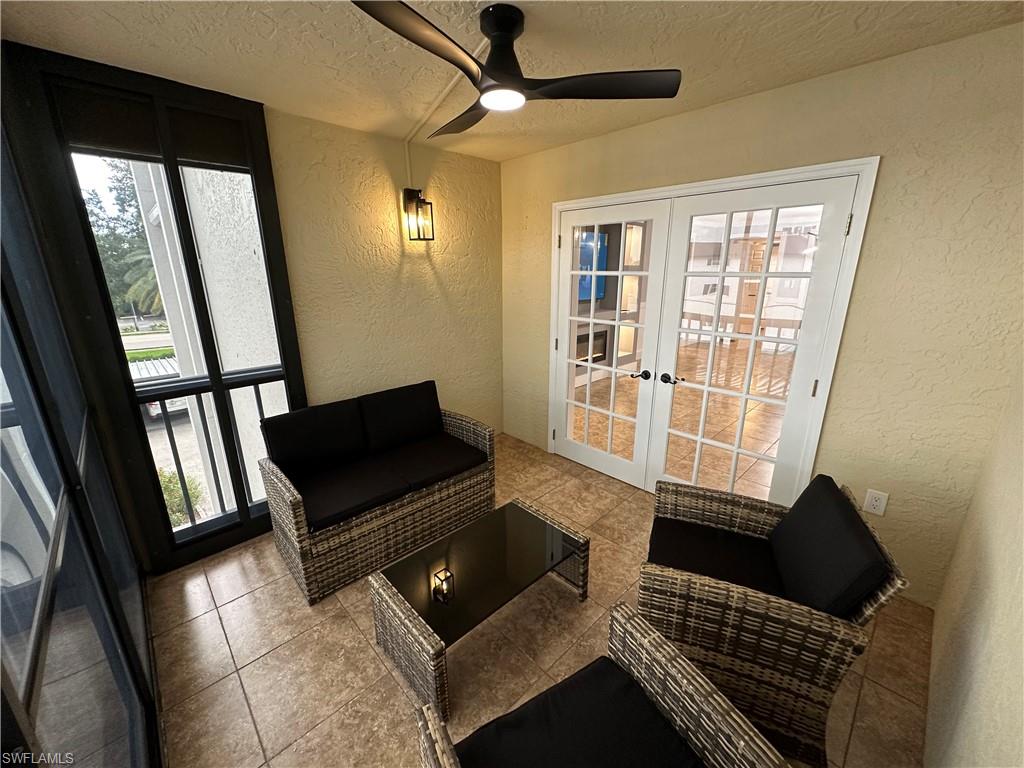2121 Collier AVE E 316 photo 21