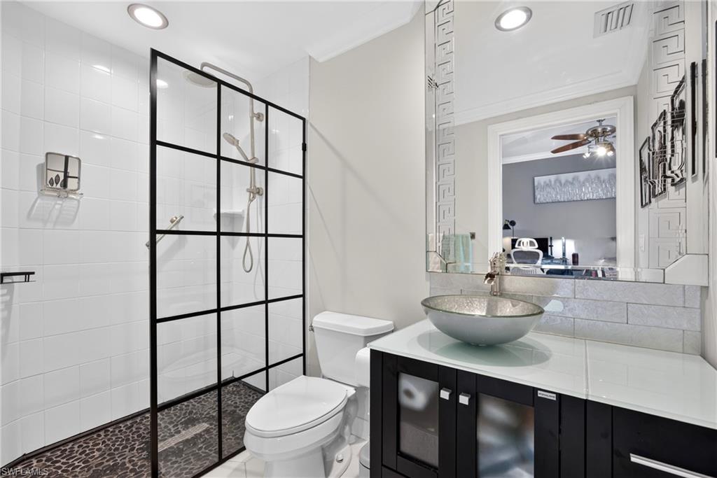 14380 Riva Del Lago DR 501 photo 27