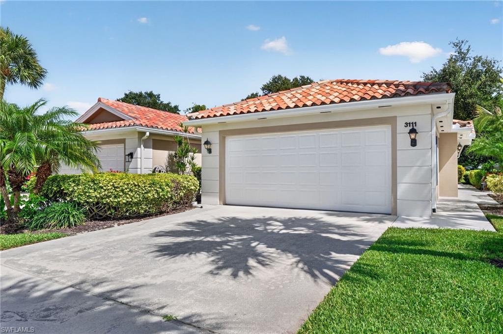 Beautiful villa with 2 car garage