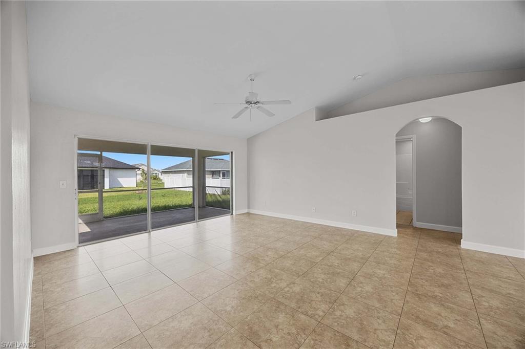 915 10th LN photo 6