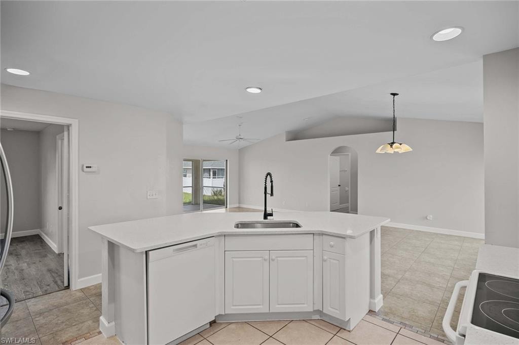 915 10th LN photo 12