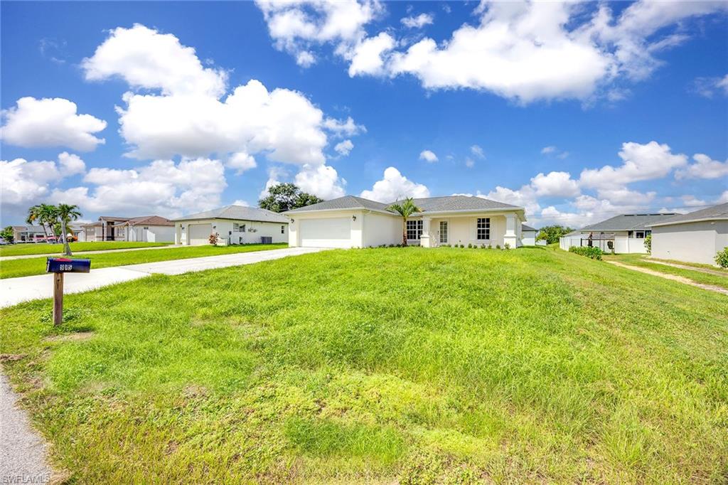 915 10th LN