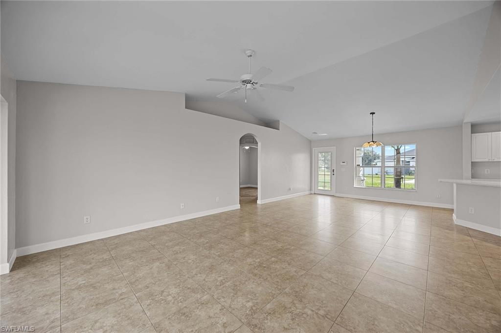 915 10th LN photo 9