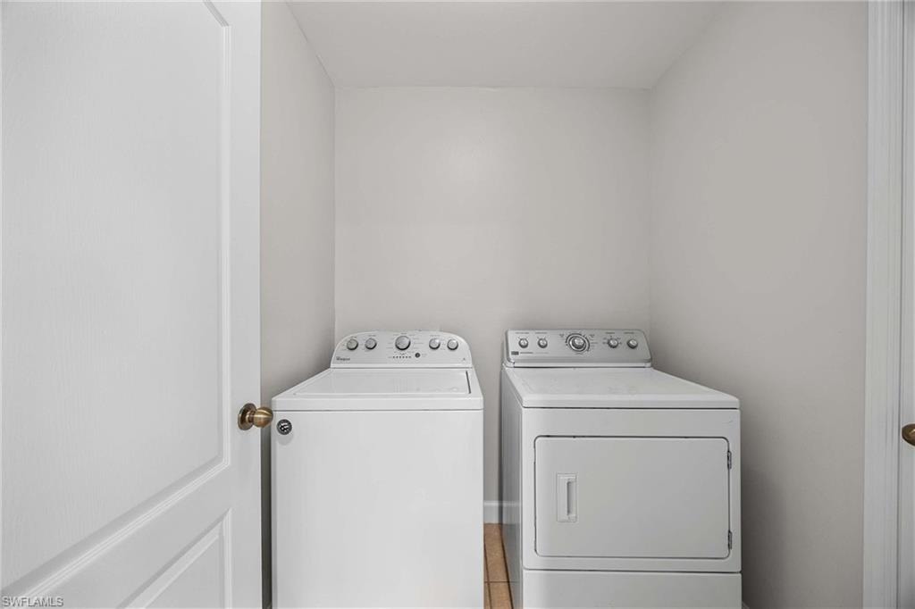 915 10th LN photo 18