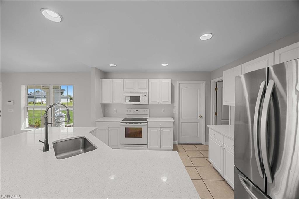 915 10th LN photo 11
