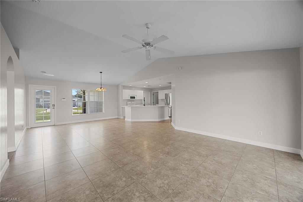 915 10th LN photo 8