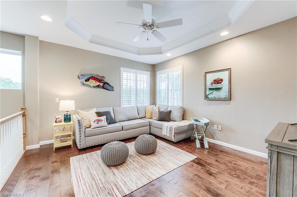 LOFT- GREAT SPACE FOR OFFICE, DEN, GAME ROOM, LIBRARY