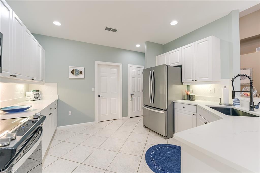 9271 Oak Strand DR photo 8