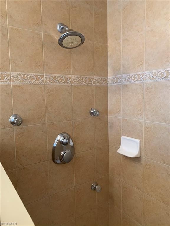 3910 Jasmine Lake CIR photo 12