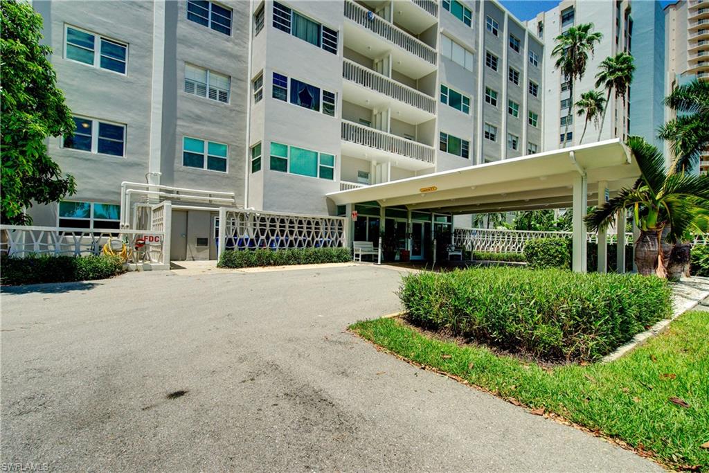 Welcome to Riverside Club. a PRIME LOCATION near the heart of Downtown Fort Myers
