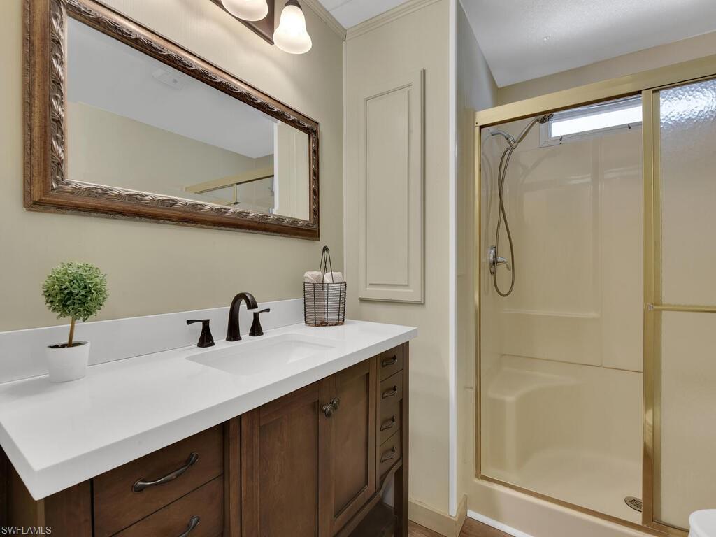 300 Shoreland DR photo 23