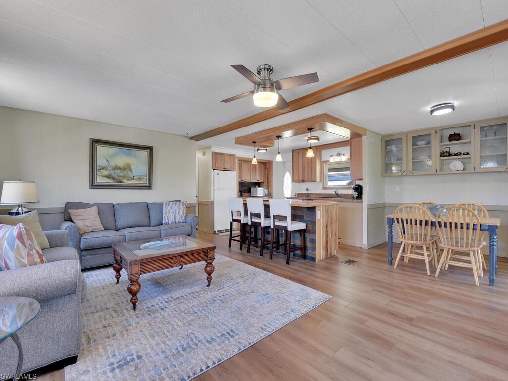 300 Shoreland DR photo 13