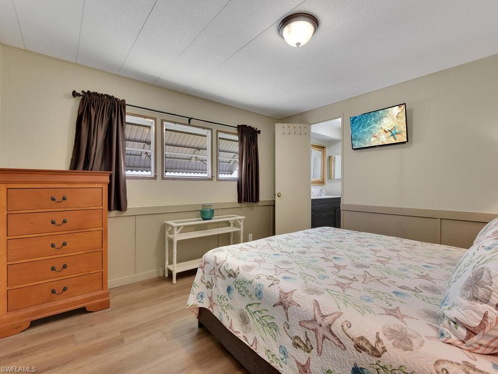 300 Shoreland DR photo 17