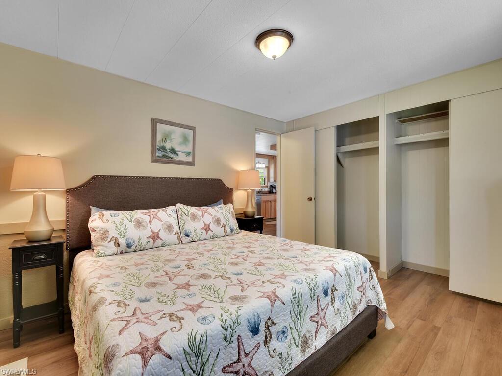 300 Shoreland DR photo 18