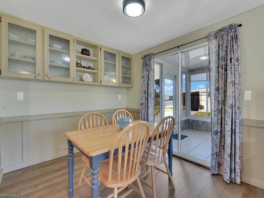 300 Shoreland DR photo 11