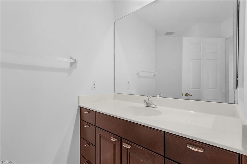 20240 Burnside PL 1603 photo 23