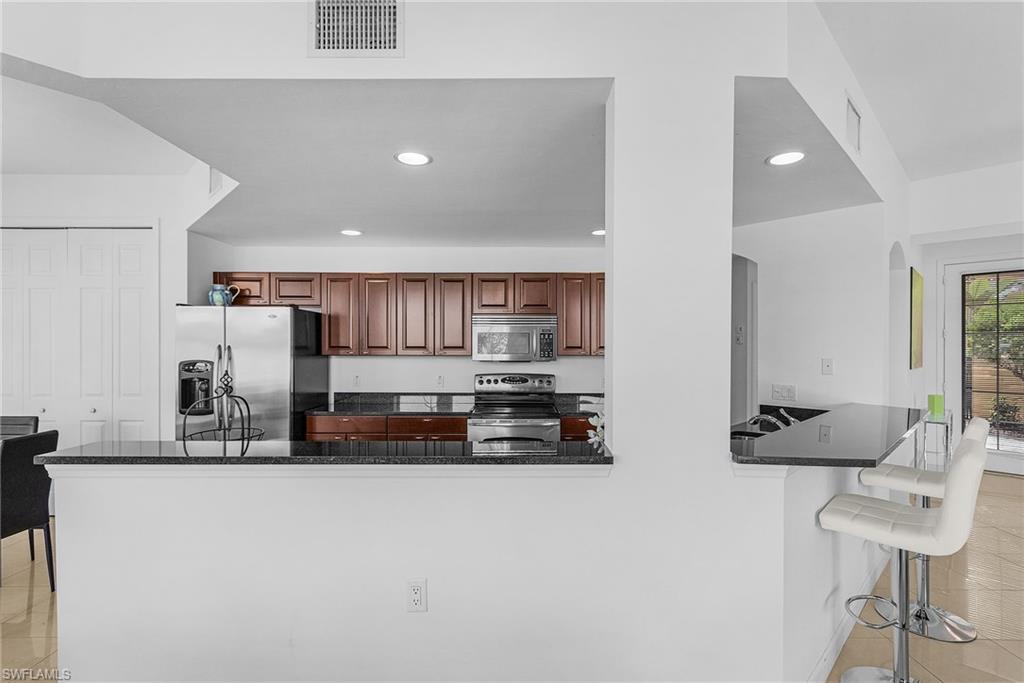 20240 Burnside PL 1603 photo 13