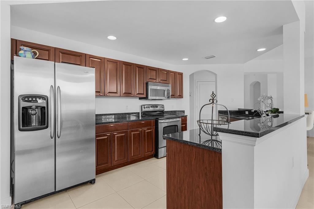 20240 Burnside PL 1603 photo 14
