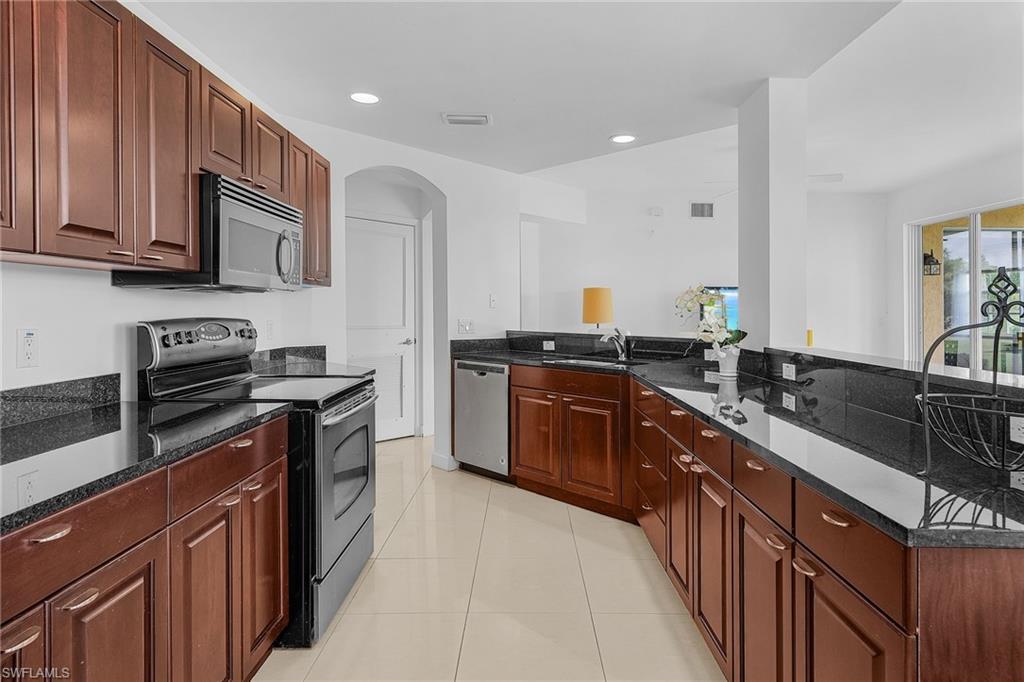 20240 Burnside PL 1603 photo 15