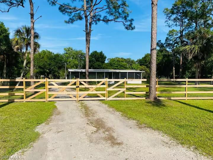 5741 Neal RD