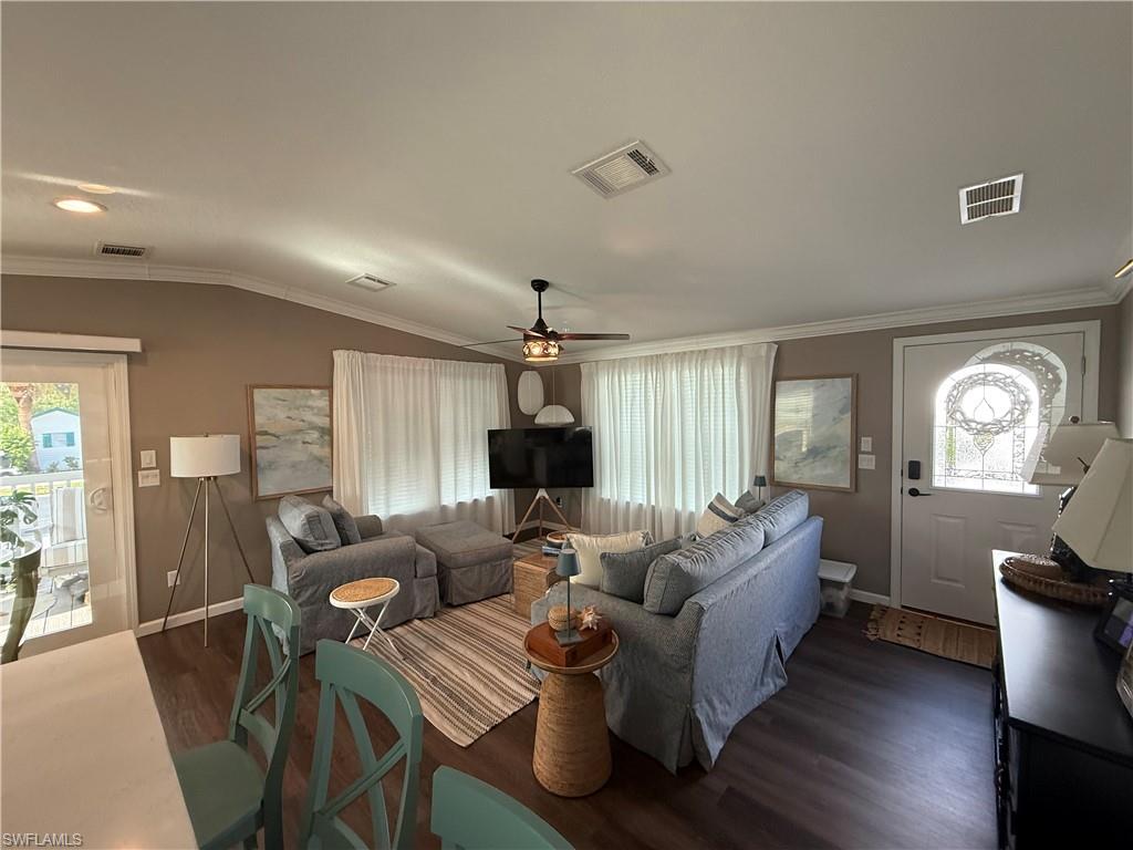1626 Diamond Lake CIR photo 14