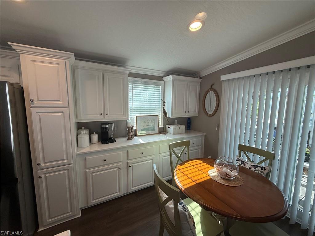 1626 Diamond Lake CIR photo 19