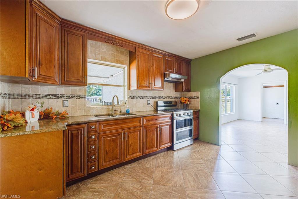 4616 Eugene ST photo 6