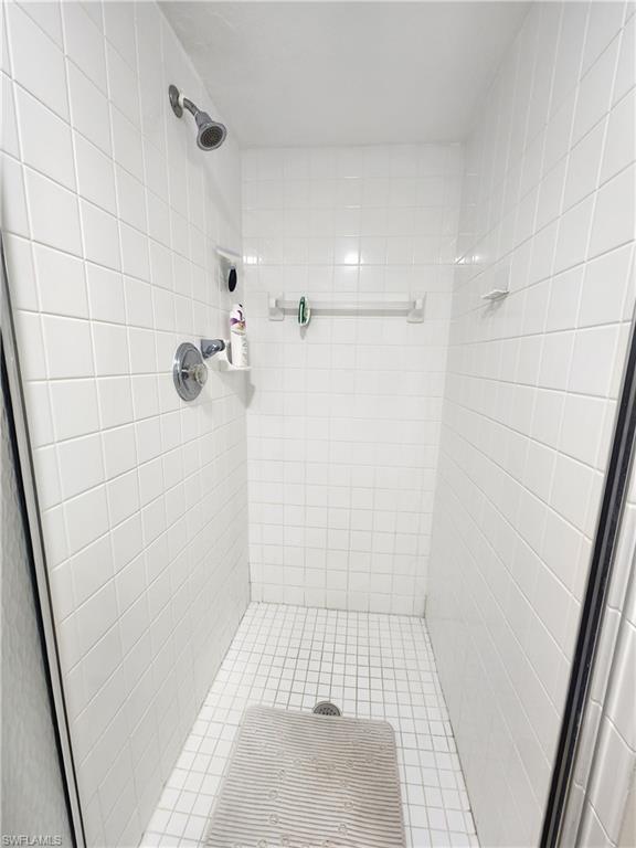 9640 Victoria LN 305 photo 12