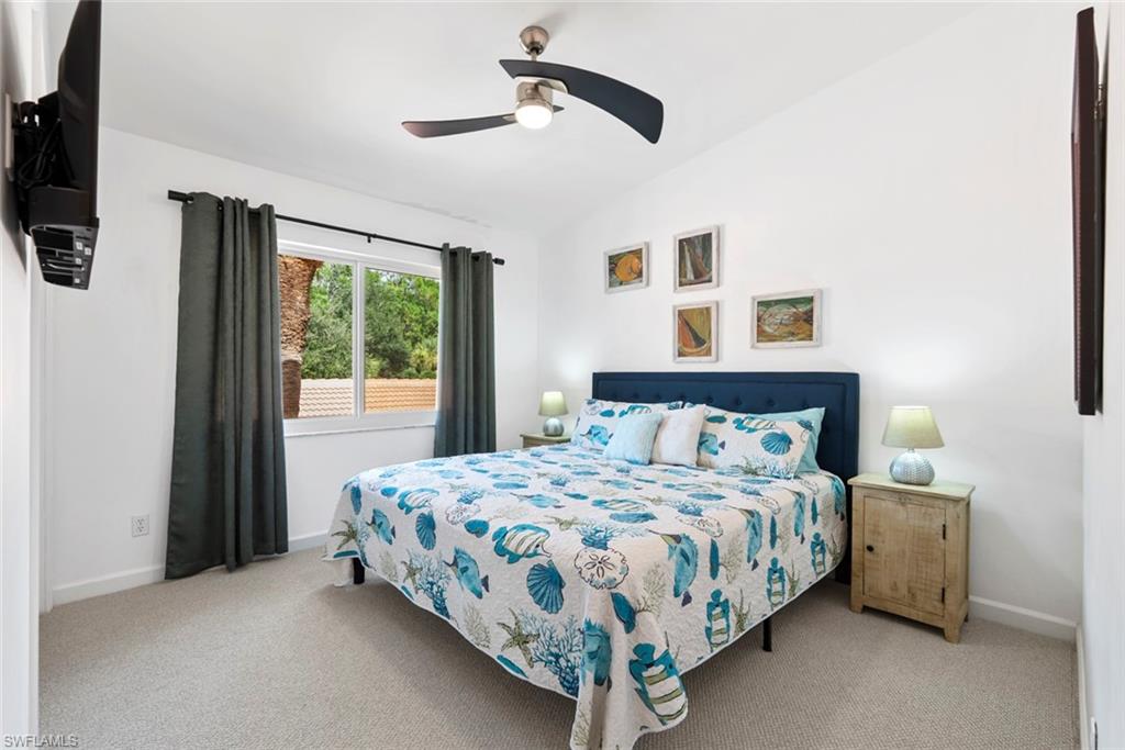 Brand new carpet in bedrooms, nice and bright