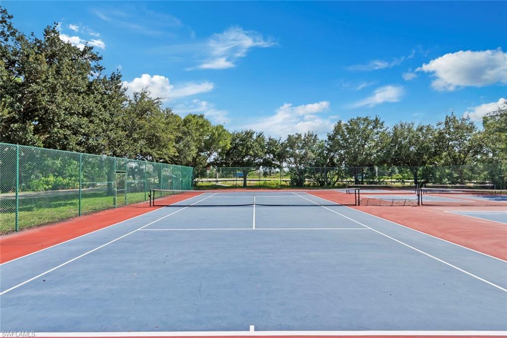 Very active tennis/pickleball community