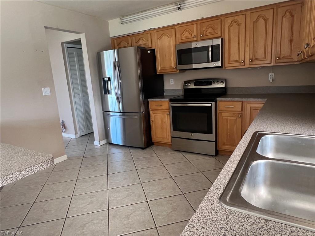 3709 SW 7th AVE photo 6