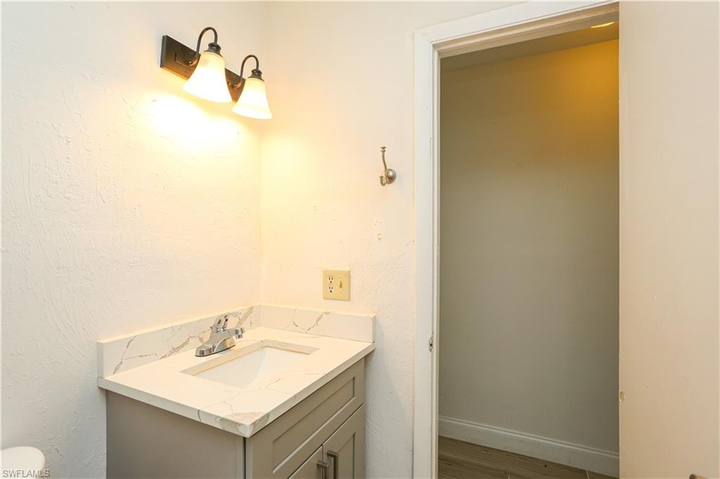 1095 San Remo AVE photo 6
