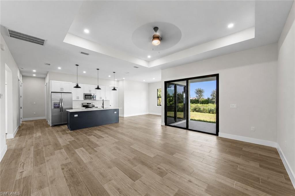 3804 Hyde Park DR