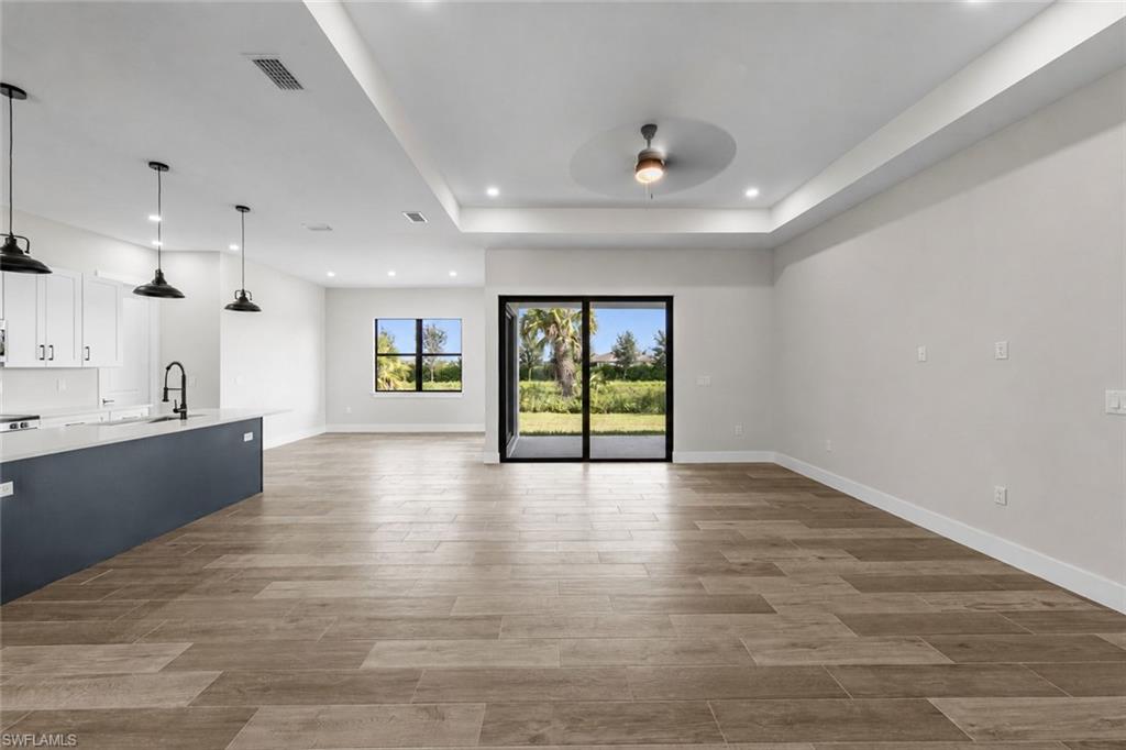 3804 Hyde Park DR