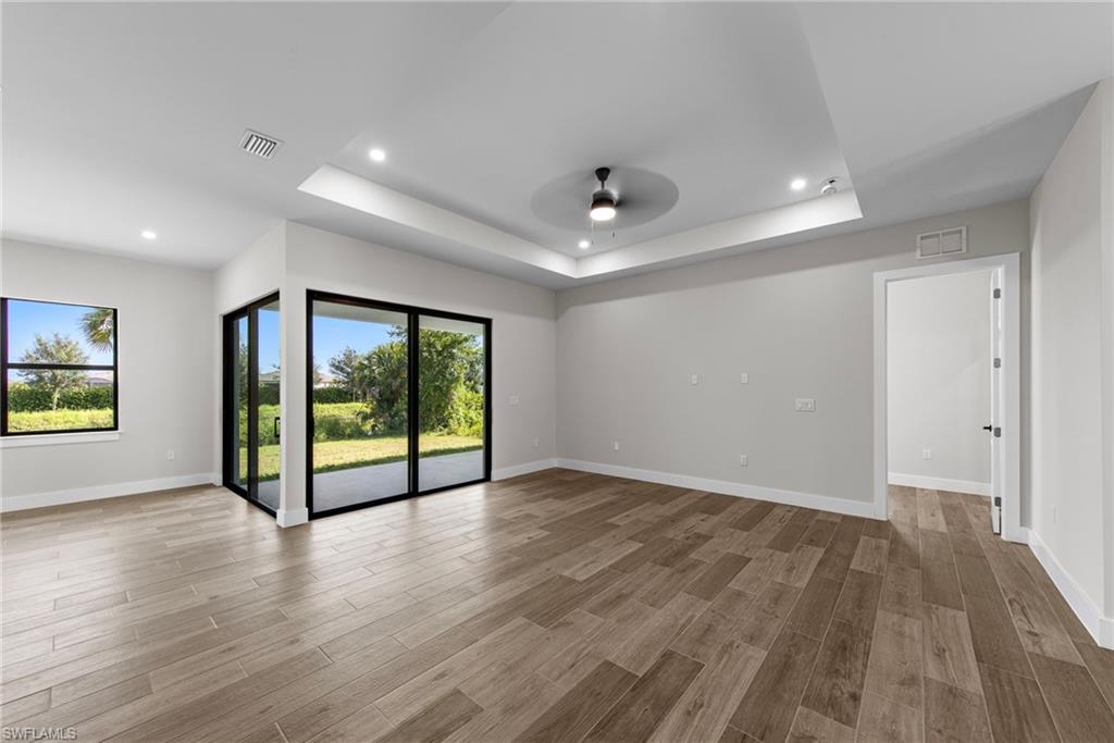 3804 Hyde Park DR photo 8